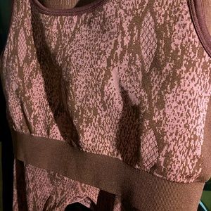 Seamless Snakeskin Bra & 7/8 Leggings